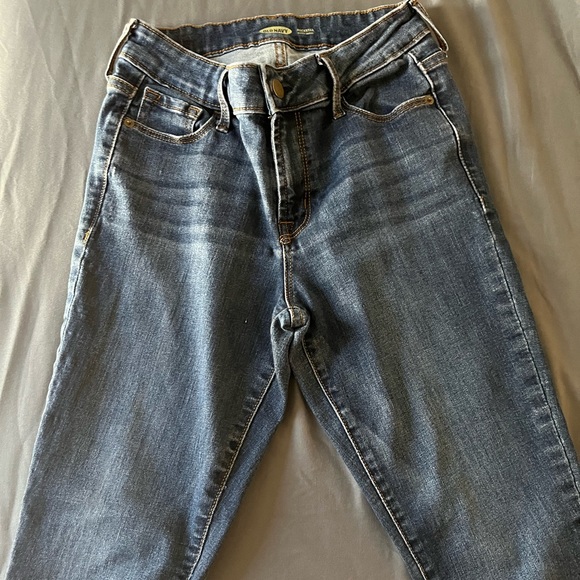 Old Navy Rockstar Super Skinny Jeans - Picture 4 of 8